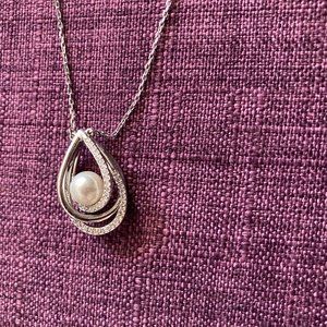 Swarovski Crystal Pearl Free Pendant